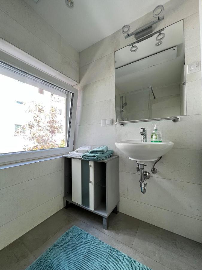 דירות וינה Charming Townhouse Directly By Metro מראה חיצוני תמונה